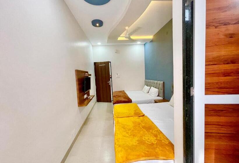 בית מלון כפרי Tirupati Inn ! Ujjain ! होटल तिरूपति इन తిరుపతి ఇన్ హోటల్ திருப்பதி இன் ஹோட்டல்fully Air Conditioned