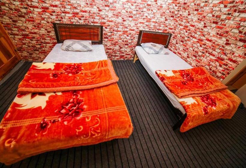 Yak Sarai Hotel & Restaurant