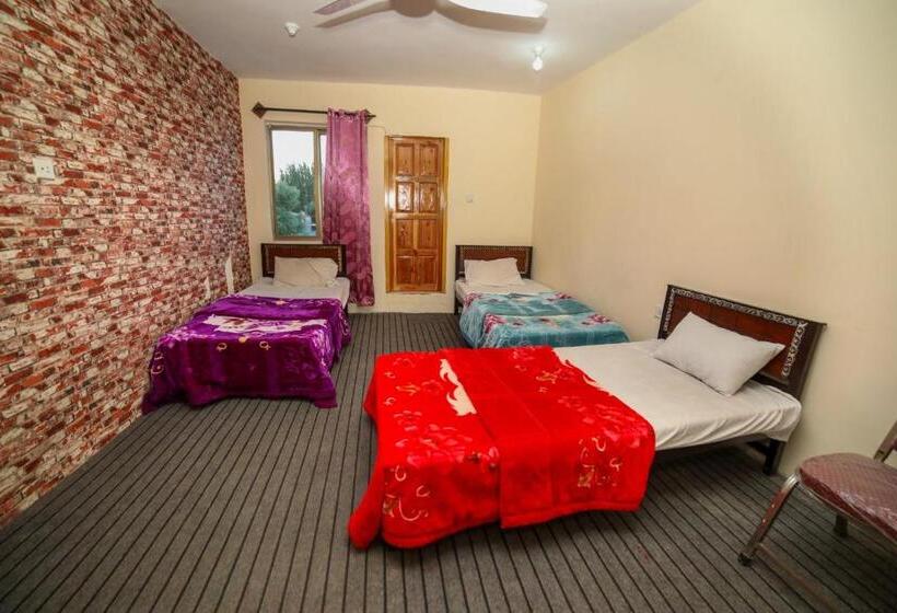 Yak Sarai Hotel & Restaurant