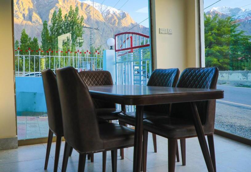 Yak Sarai Hotel & Restaurant