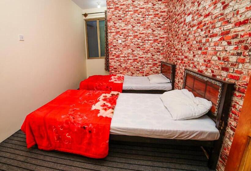 Yak Sarai Hotel & Restaurant