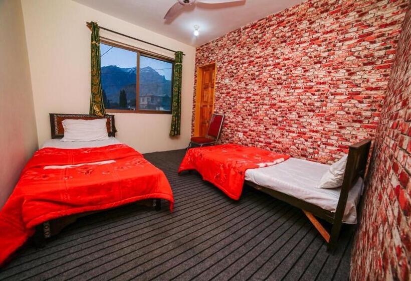 Yak Sarai Hotel & Restaurant