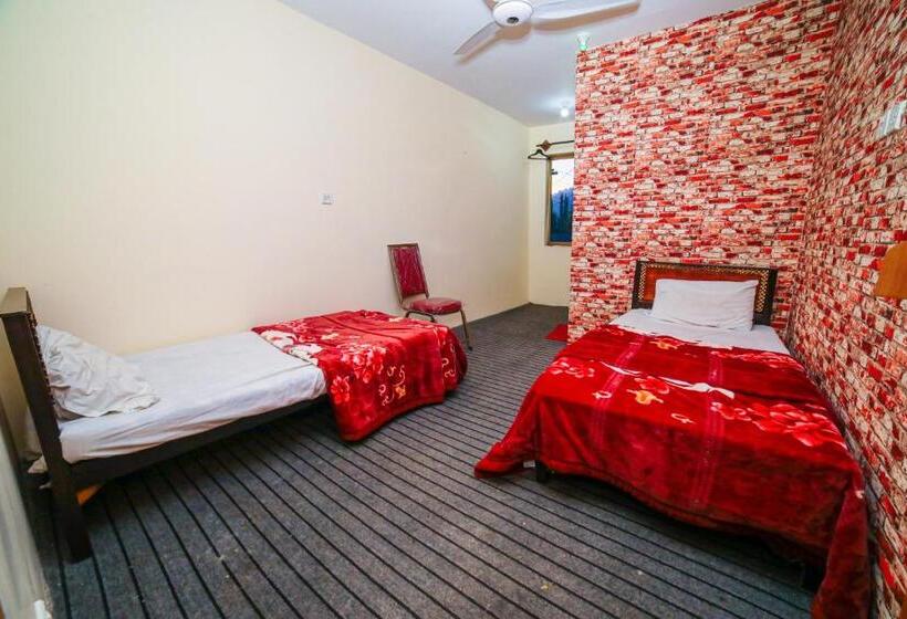 Yak Sarai Hotel & Restaurant