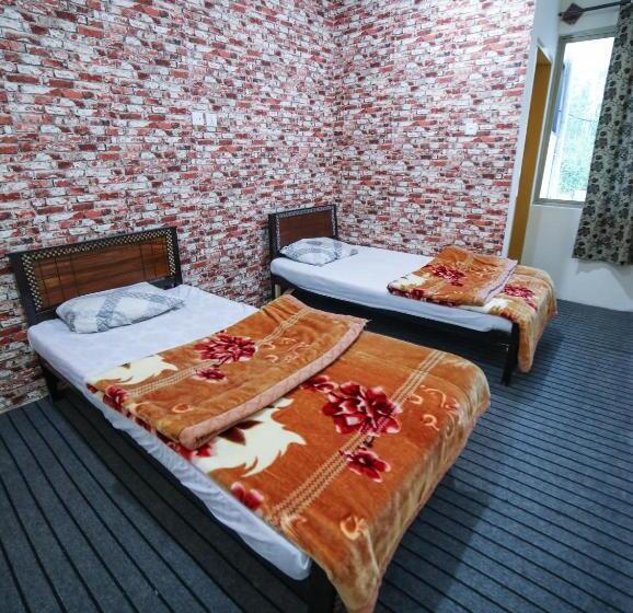 Yak Sarai Hotel & Restaurant