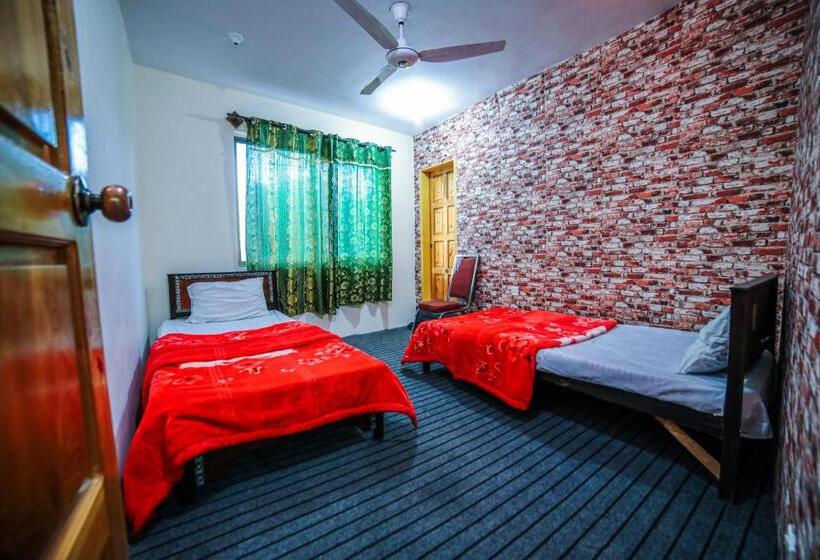 Yak Sarai Hotel & Restaurant