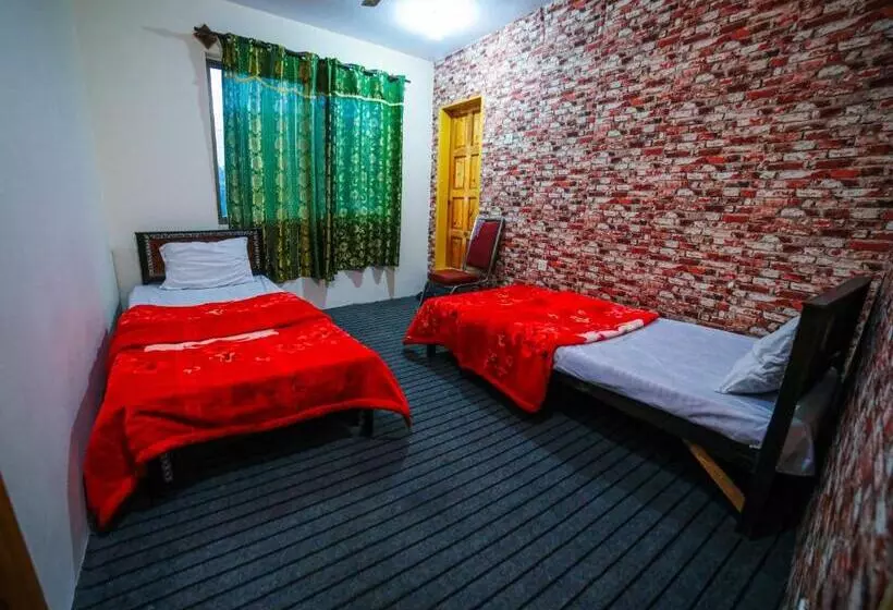 Yak Sarai Hotel & Restaurant