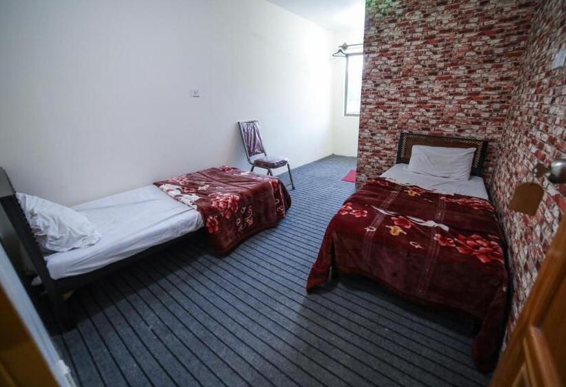 Yak Sarai Hotel & Restaurant