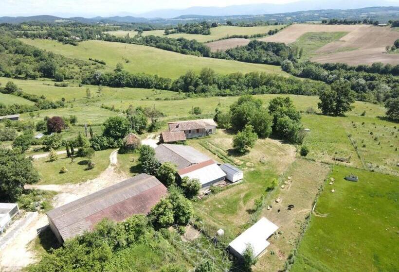 Bed and Breakfast Chambre Kiko Vue Sur Jardin Et Montagne Aurignac