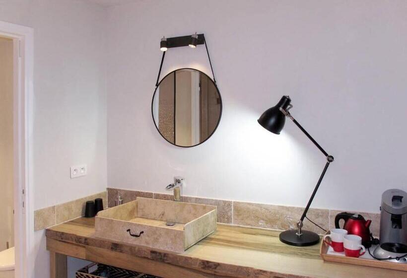 تختخواب و صبحانه La Méridienne