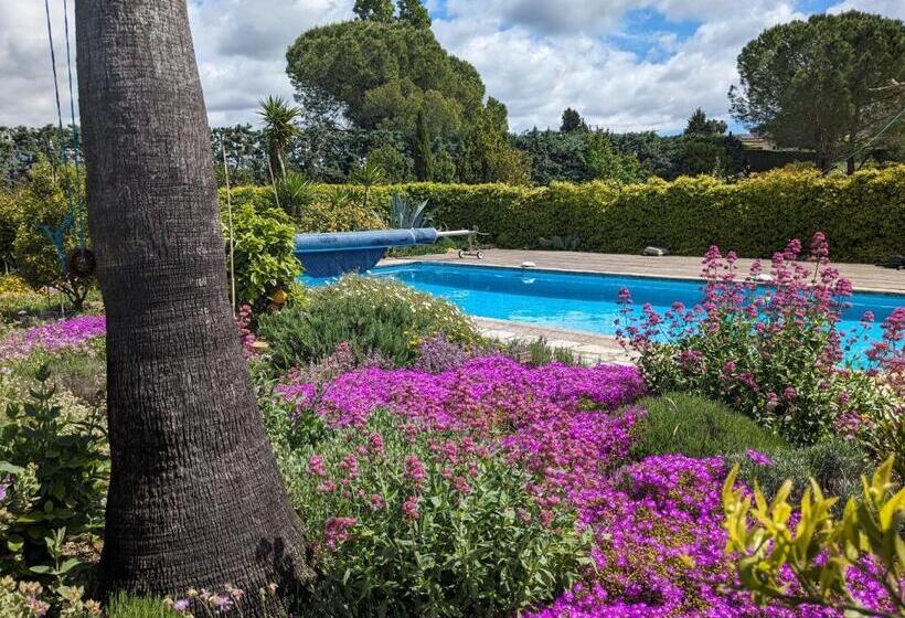 تختخواب و صبحانه La Méridienne