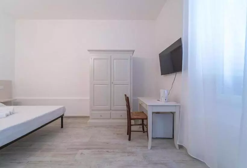 Brorent Michela Coastl Rooms