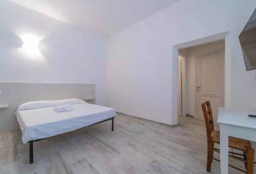 Brorent Michela Coastl Rooms