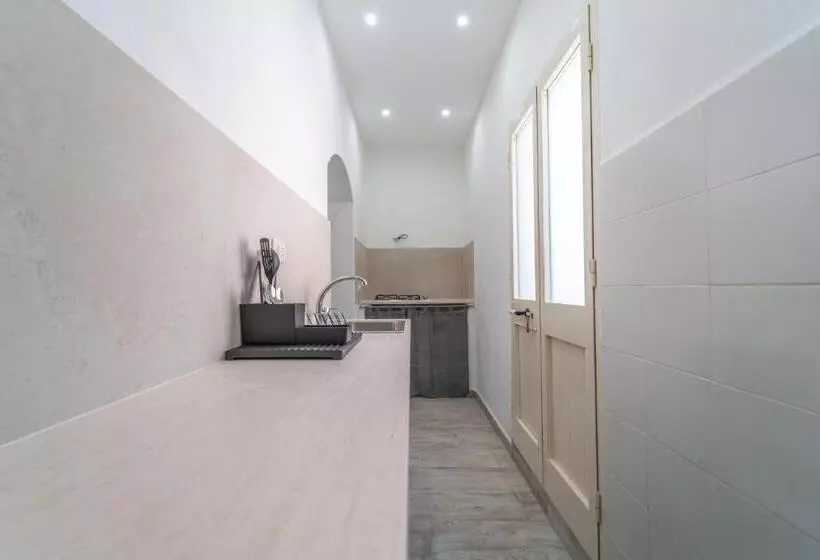 Brorent Michela Coastl Rooms