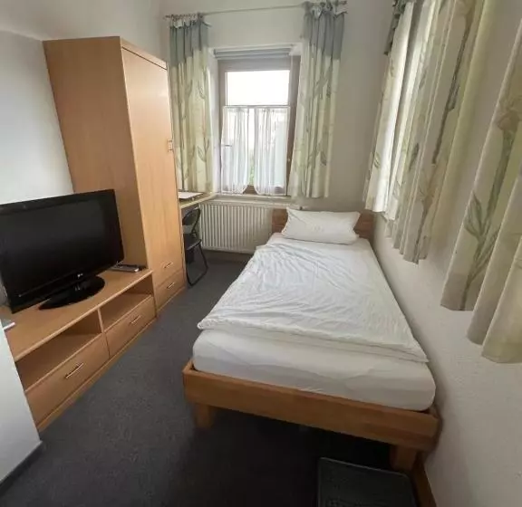 Hotelli Dorfschänke Kreuz