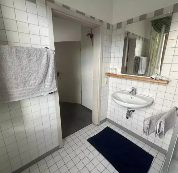 Hotelli Dorfschänke Kreuz