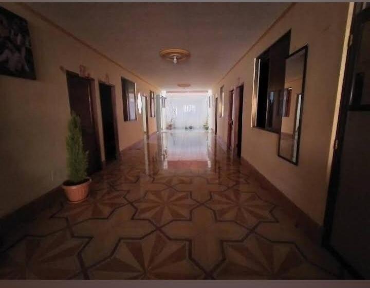 Hotel El Jardín De Los Lirios