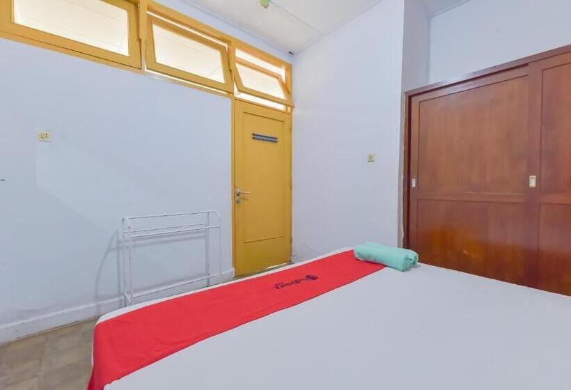 ホテル Reddoorz At House Of Dirga Cisarua Puncak