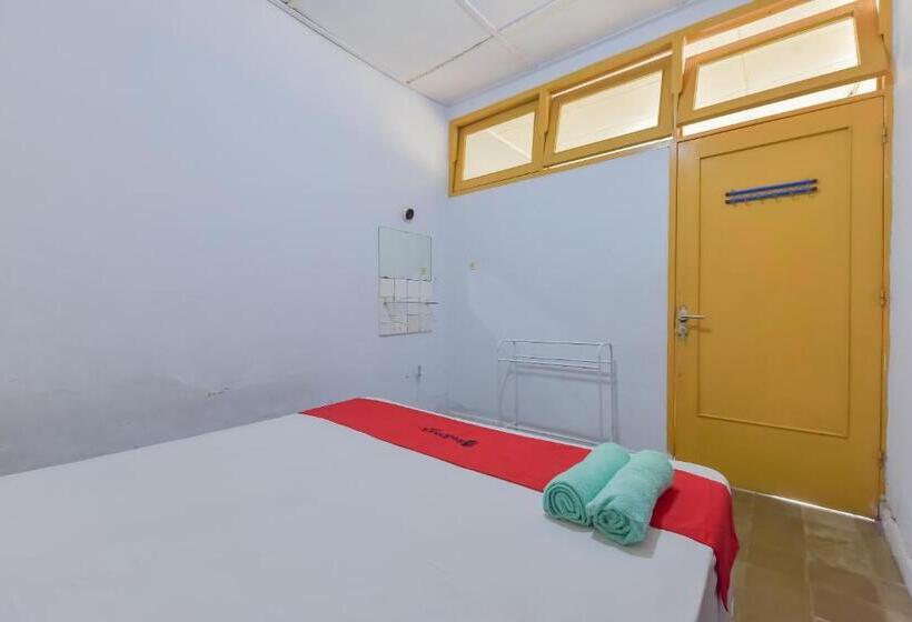 ホテル Reddoorz At House Of Dirga Cisarua Puncak