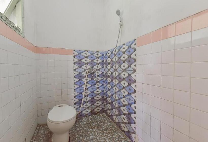 ホテル Reddoorz At House Of Dirga Cisarua Puncak