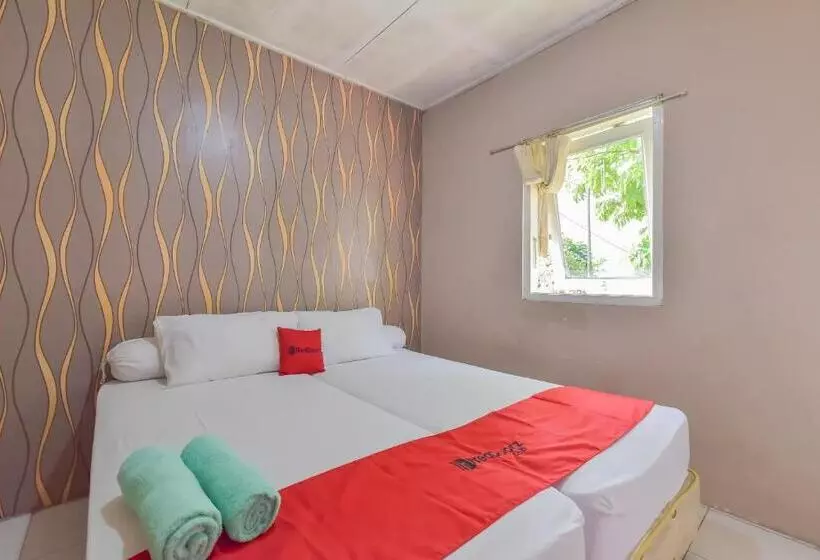 Hotelli Reddoorz At House Of Dirga Cisarua Puncak