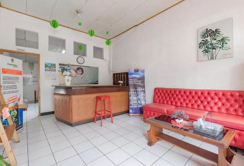 Hotelli Reddoorz At House Of Dirga Cisarua Puncak