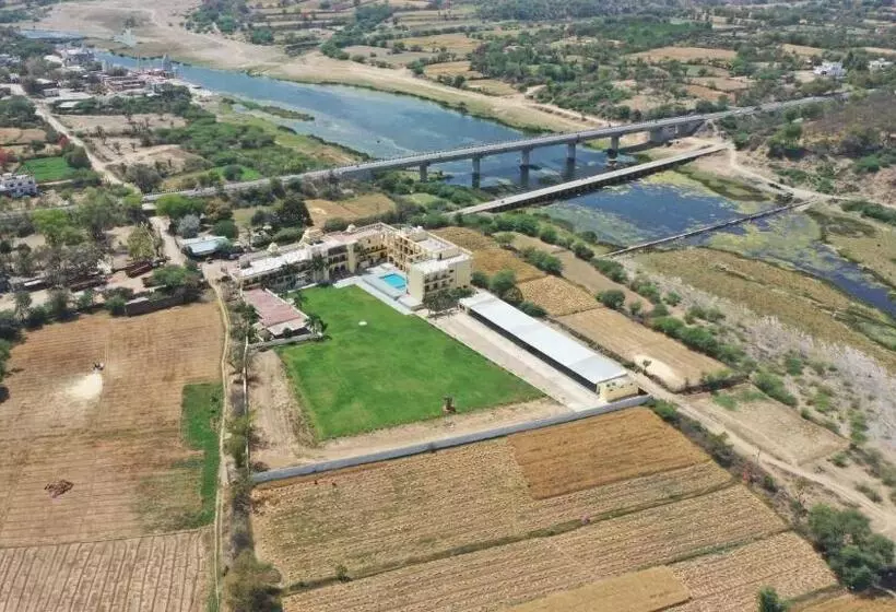 ホテル Sumergarh Resorts