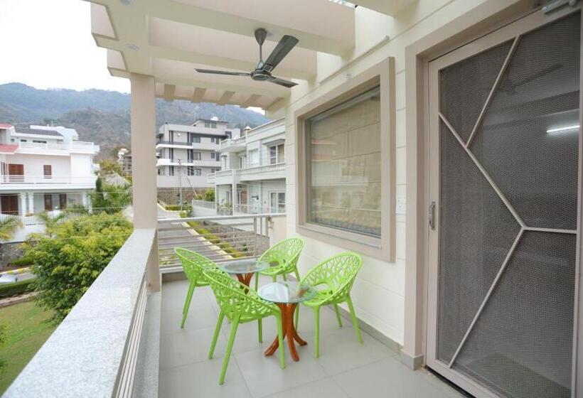 Hotel The Salan Heights