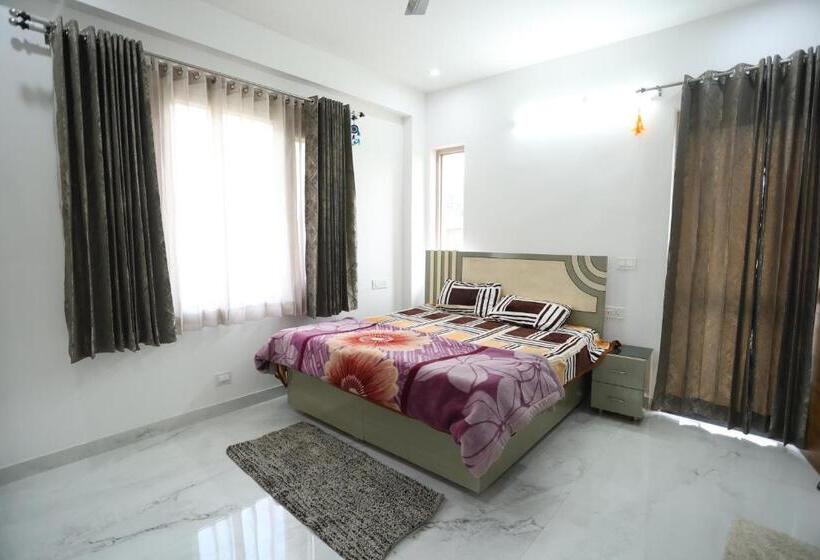 Hotel The Salan Heights