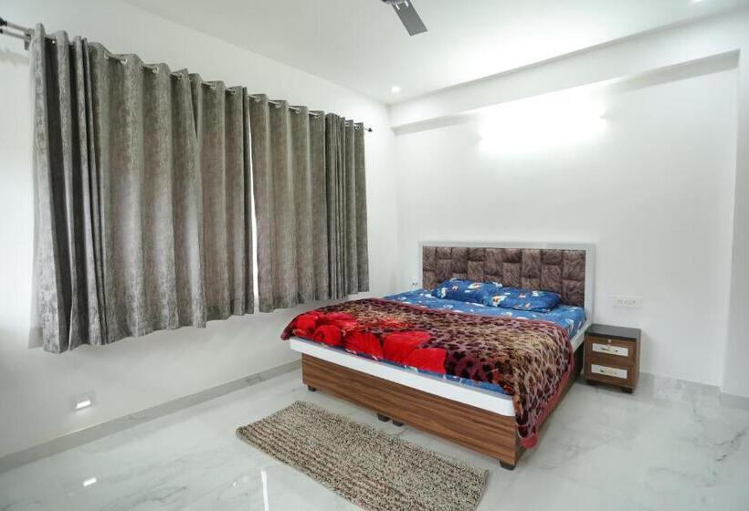 Hotel The Salan Heights