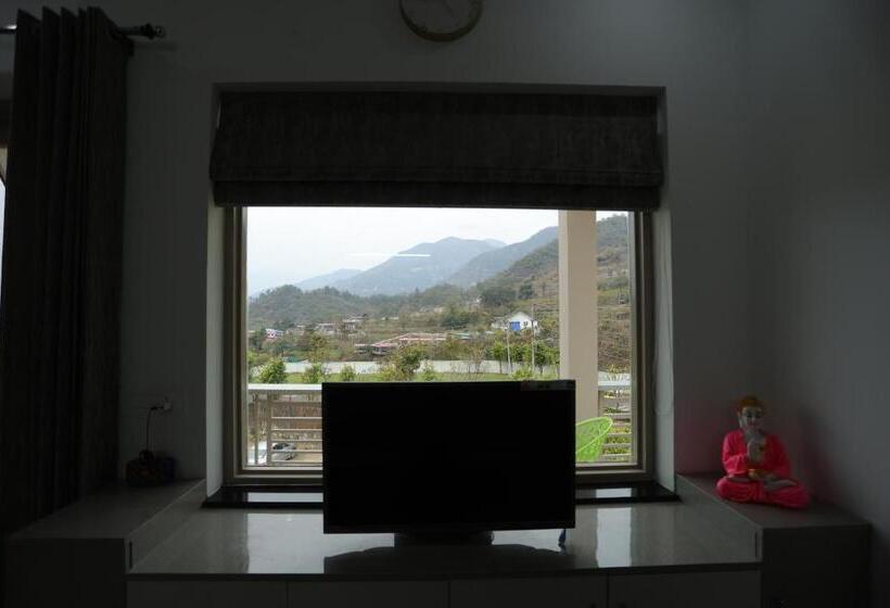 Hotel The Salan Heights