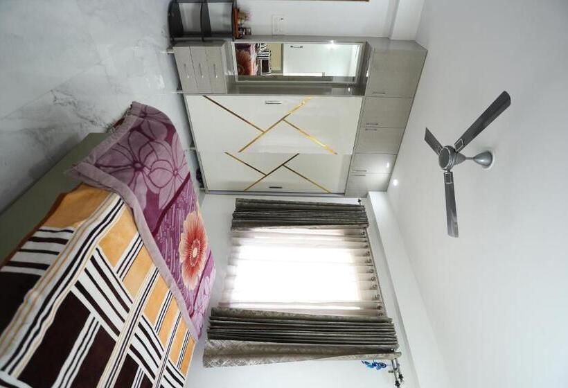 Hotel The Salan Heights