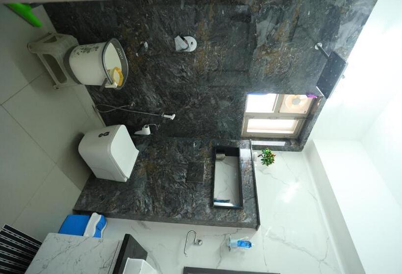 Hotel The Salan Heights