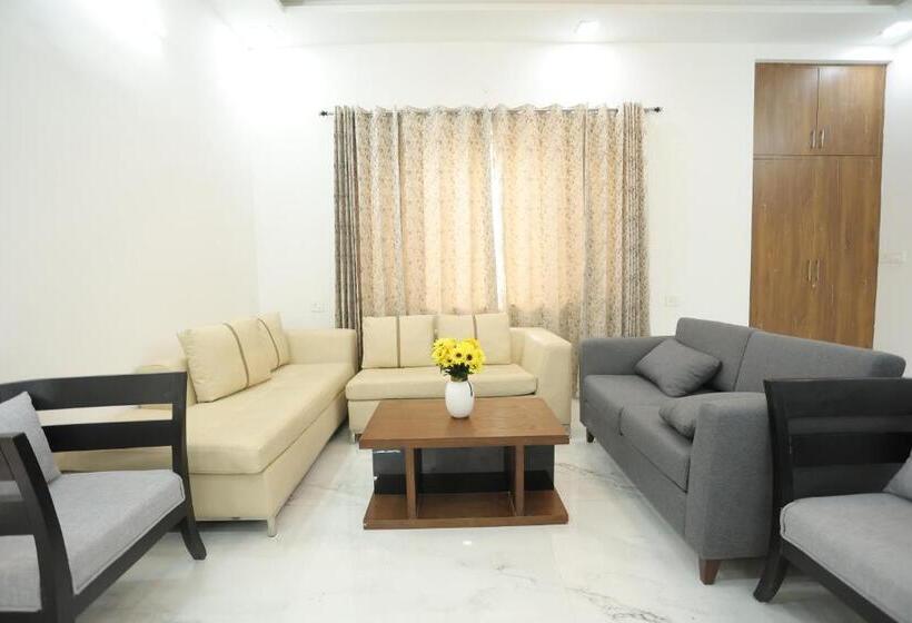 Hotel The Salan Heights