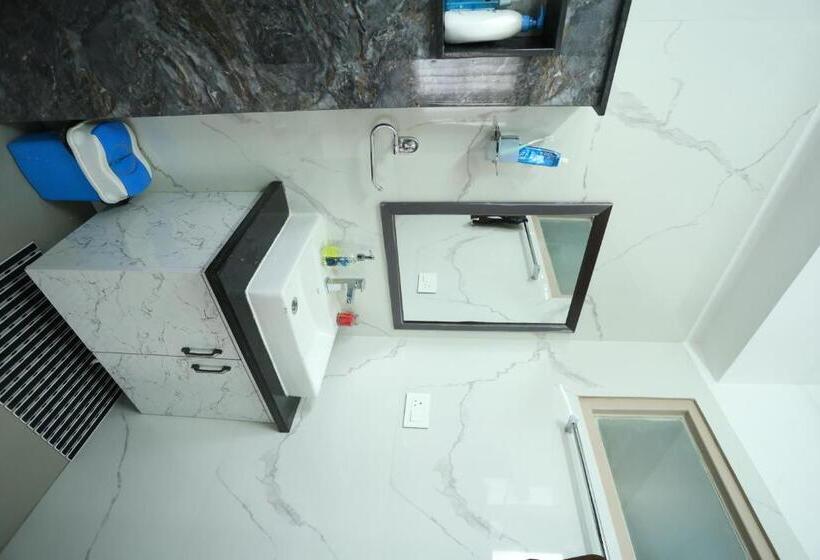 Hotel The Salan Heights