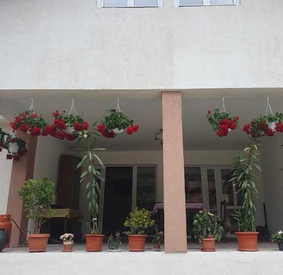 پانسیون Casa Maksai