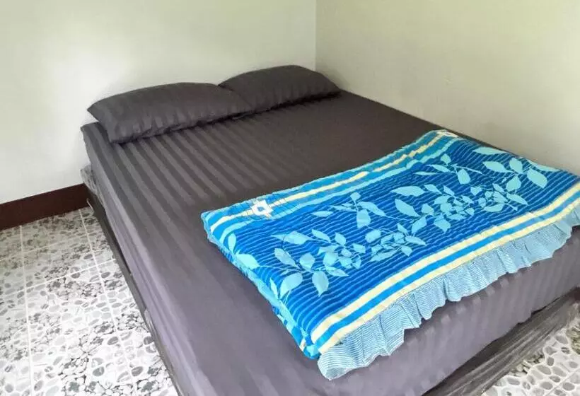 Majatalo Giant Guesthouse