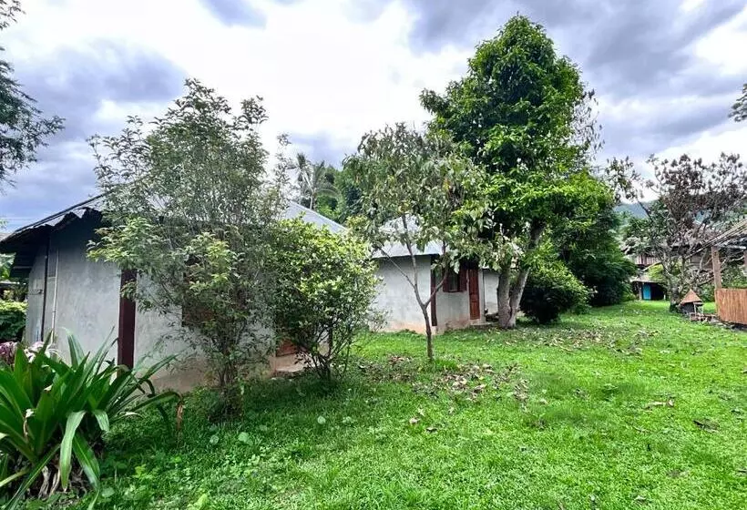 Majatalo Giant Guesthouse