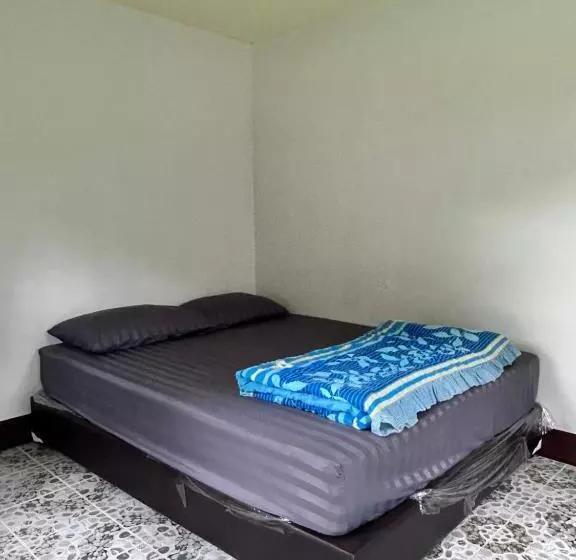 Majatalo Giant Guesthouse