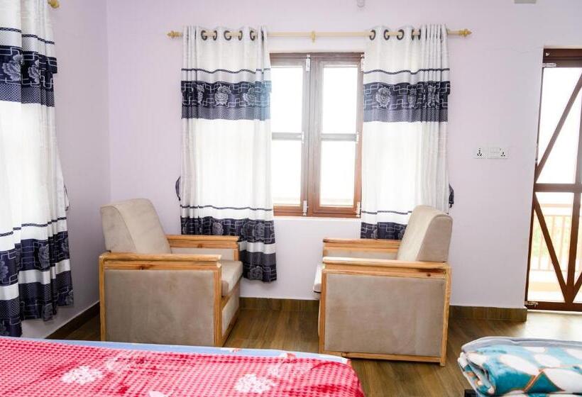 پانسیون Pari Ghar