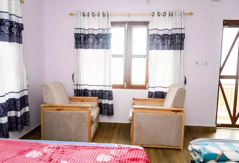 پانسیون Pari Ghar