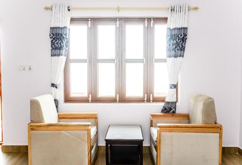 پانسیون Pari Ghar