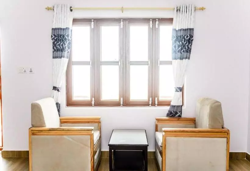 پانسیون Pari Ghar