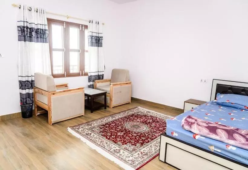 پانسیون Pari Ghar