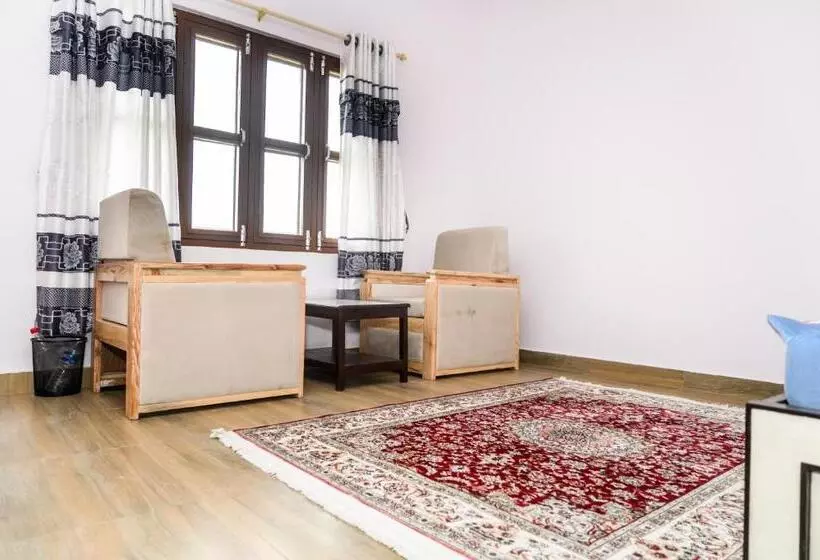 پانسیون Pari Ghar