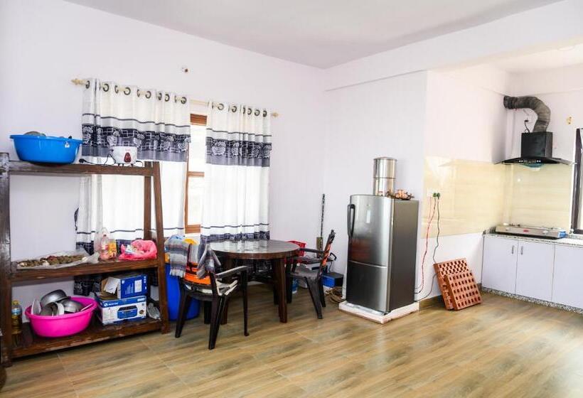 پانسیون Pari Ghar