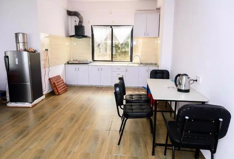 پانسیون Pari Ghar