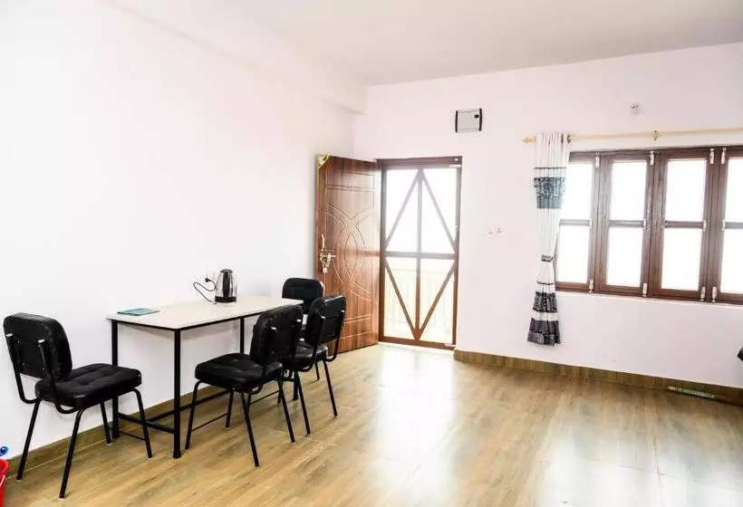 پانسیون Pari Ghar