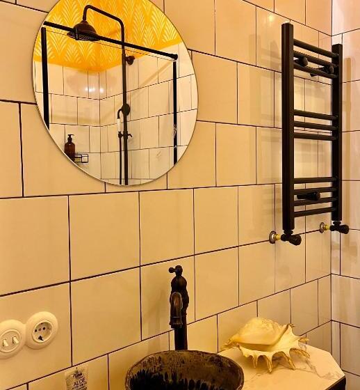 پانسیون Shromantic Garden