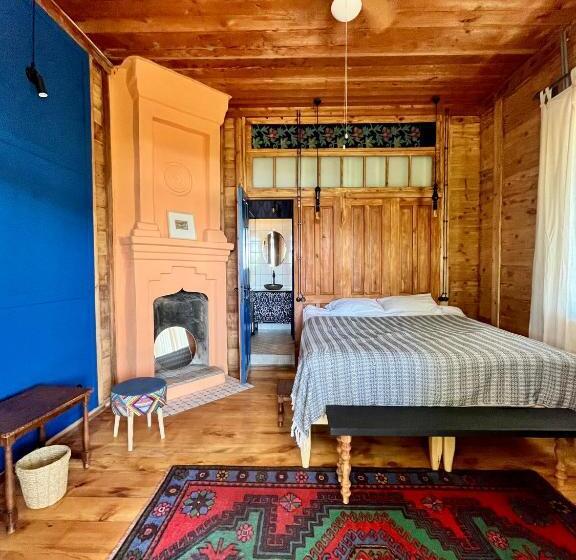 پانسیون Shromantic Garden