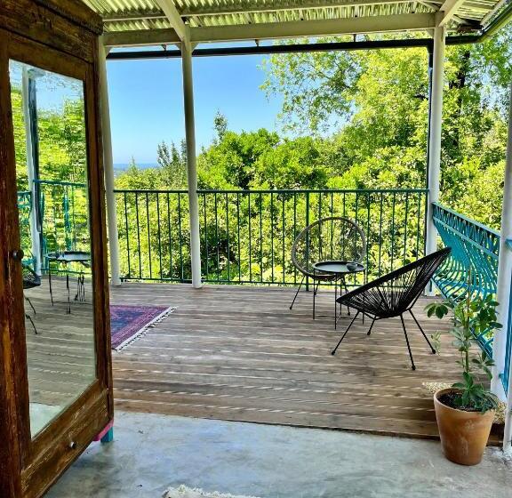 پانسیون Shromantic Garden